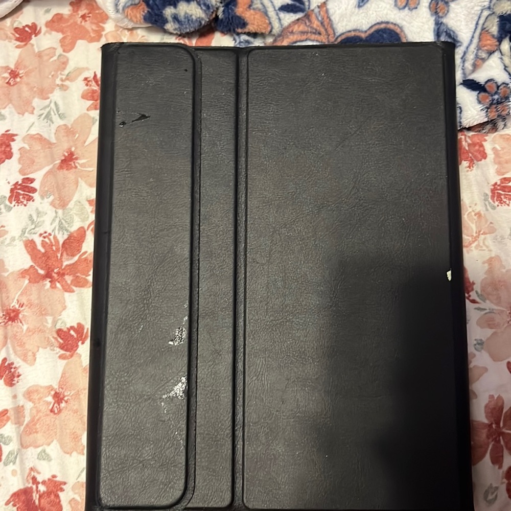 iPad Air 5th generation key board/case